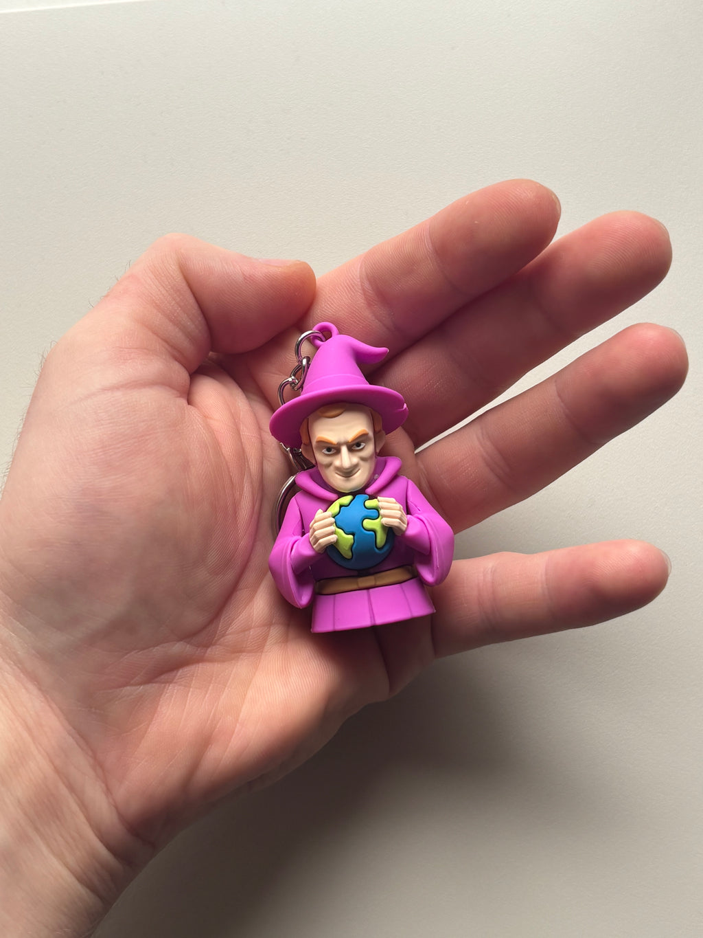 Znajomy Czarodziej -  breloczek do kluczy 6cm